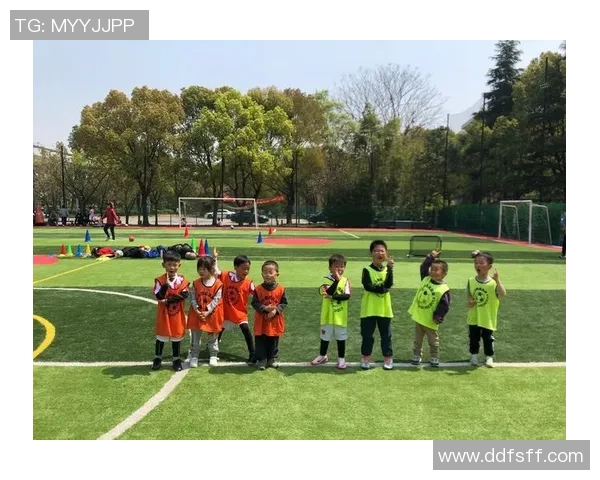 足球明星的孩子们成长记:他们如何在父母的光环下追逐梦想 足球明星的孩子们成长记:他们如何在父母的光环下追逐梦想