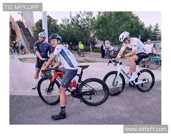 马奎斯与足球明星骑行探险共享激情与友谊的旅程 马奎斯与足球明星骑行探险共享激情与友谊的旅程